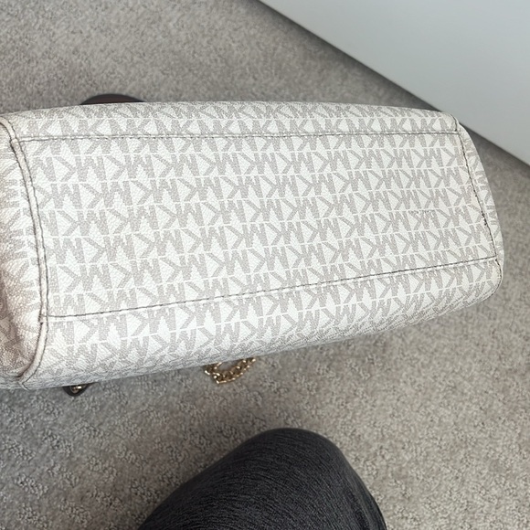 MK large jet set logo tote - Picture 6 of 10